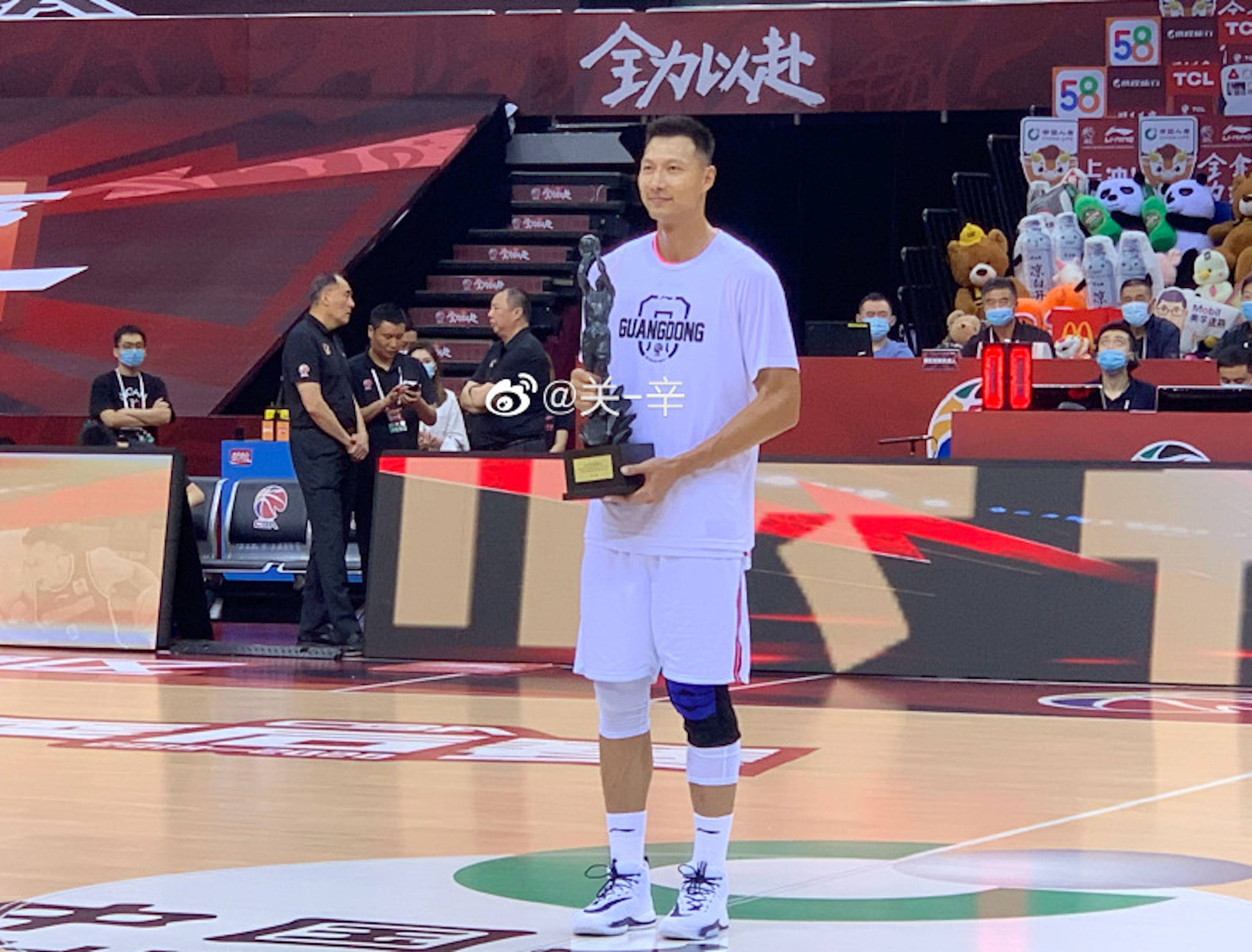 今夜欧超杯传出新动向，辽宁本钢内部沟通，管理层表态：更衣室稳定，团队化学反应显著的简单介绍-开云英雄联盟